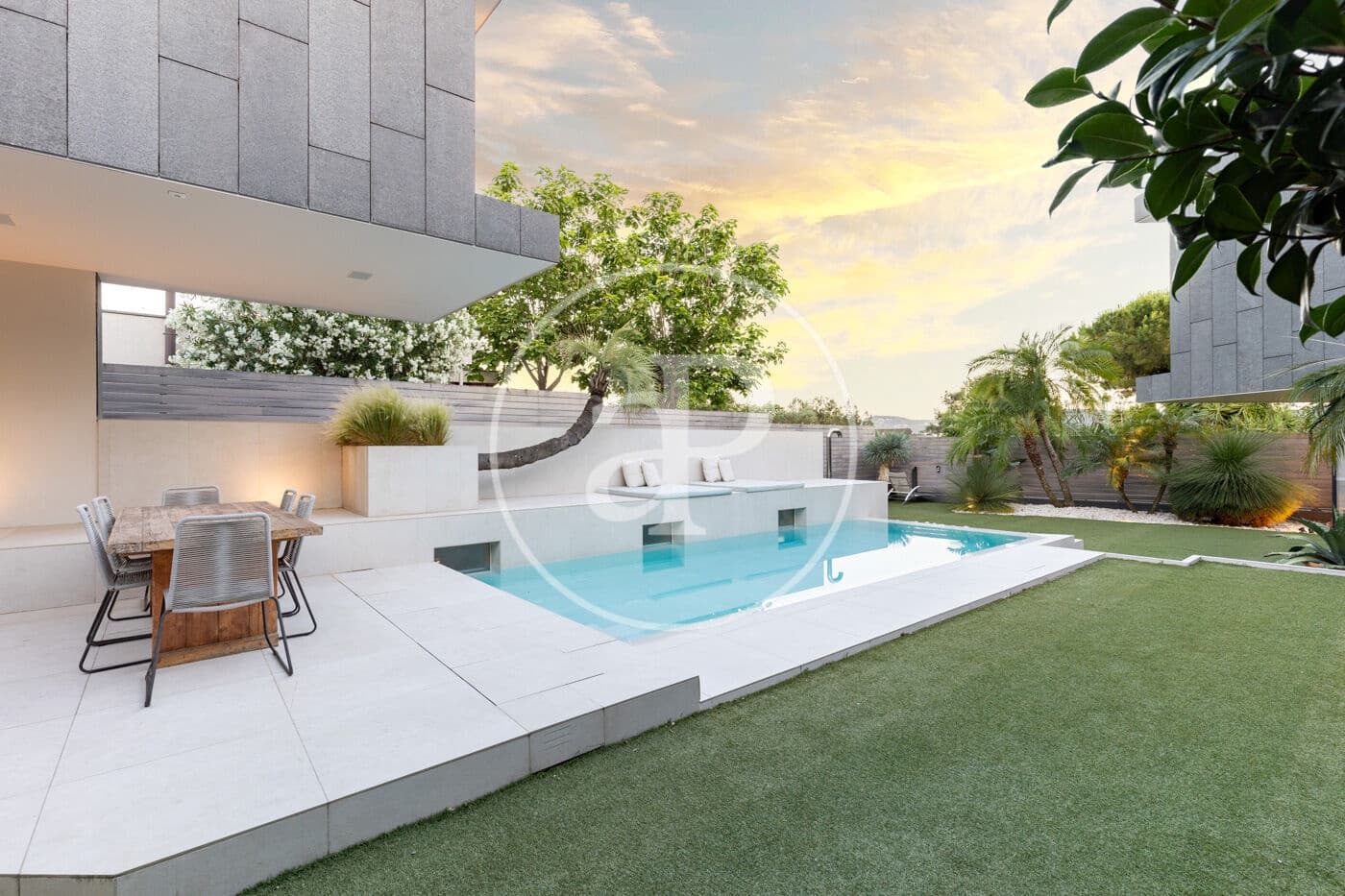 4 bedroom Villa for sale in Sant Cugat del Valles with pool - € 2,575,000 (Ref: 9913160)