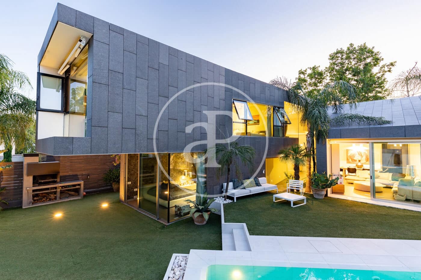 4 bedroom Villa for sale in Sant Cugat del Valles with pool - € 2,575,000 (Ref: 9913160)