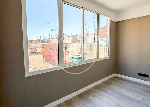 2 sovrum Lägenhet till salu i La Vila de Gràcia, Barcelona stad - 500 000 € (Ref: 9915812)