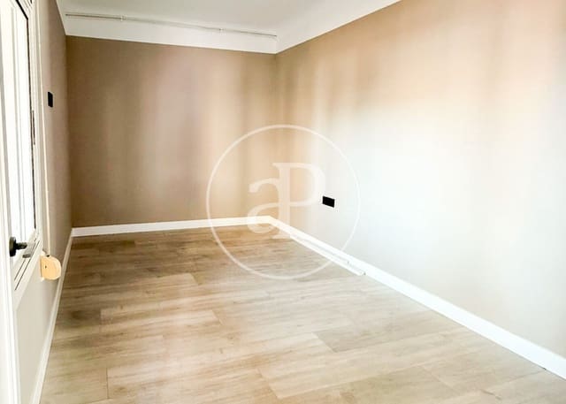 2 sovrum Lägenhet till salu i La Vila de Gràcia, Barcelona stad - 500 000 € (Ref: 9915812)