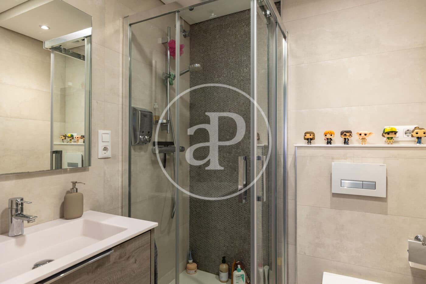 Apartamento de 3 habitaciones en Barcelona ciudad en venta - 590.000 € (Ref: 9915813)