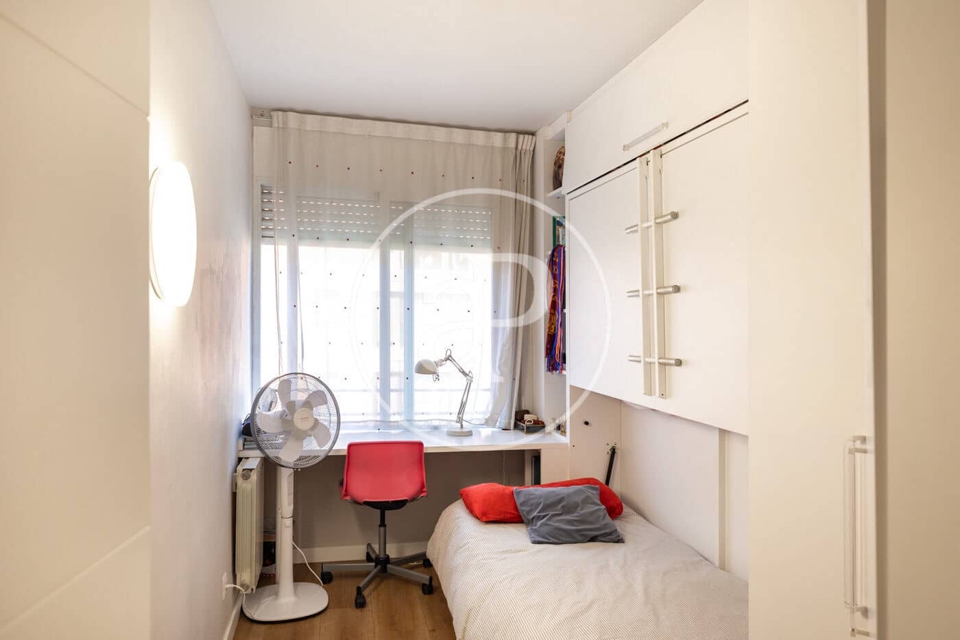 Apartamento de 3 habitaciones en Barcelona ciudad en venta - 590.000 € (Ref: 9915813)