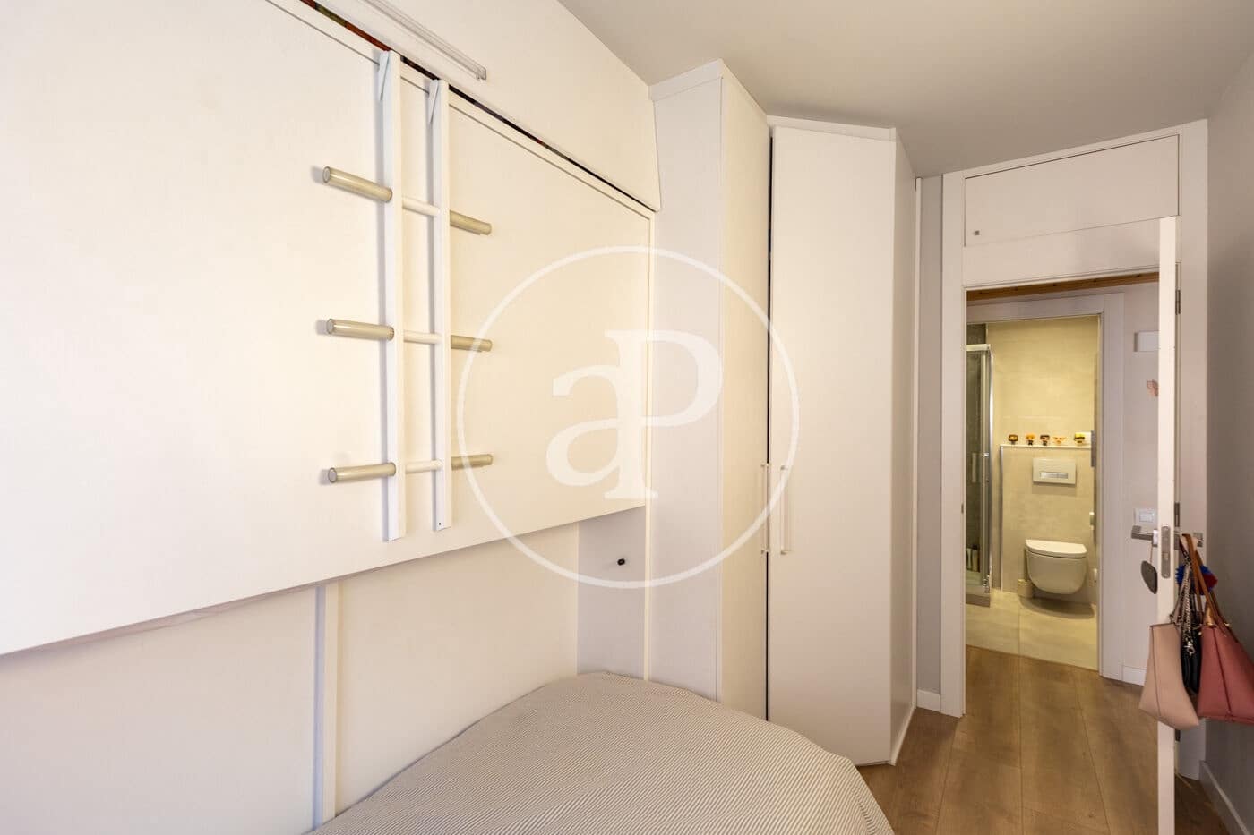 Apartamento de 3 habitaciones en Barcelona ciudad en venta - 590.000 € (Ref: 9915813)