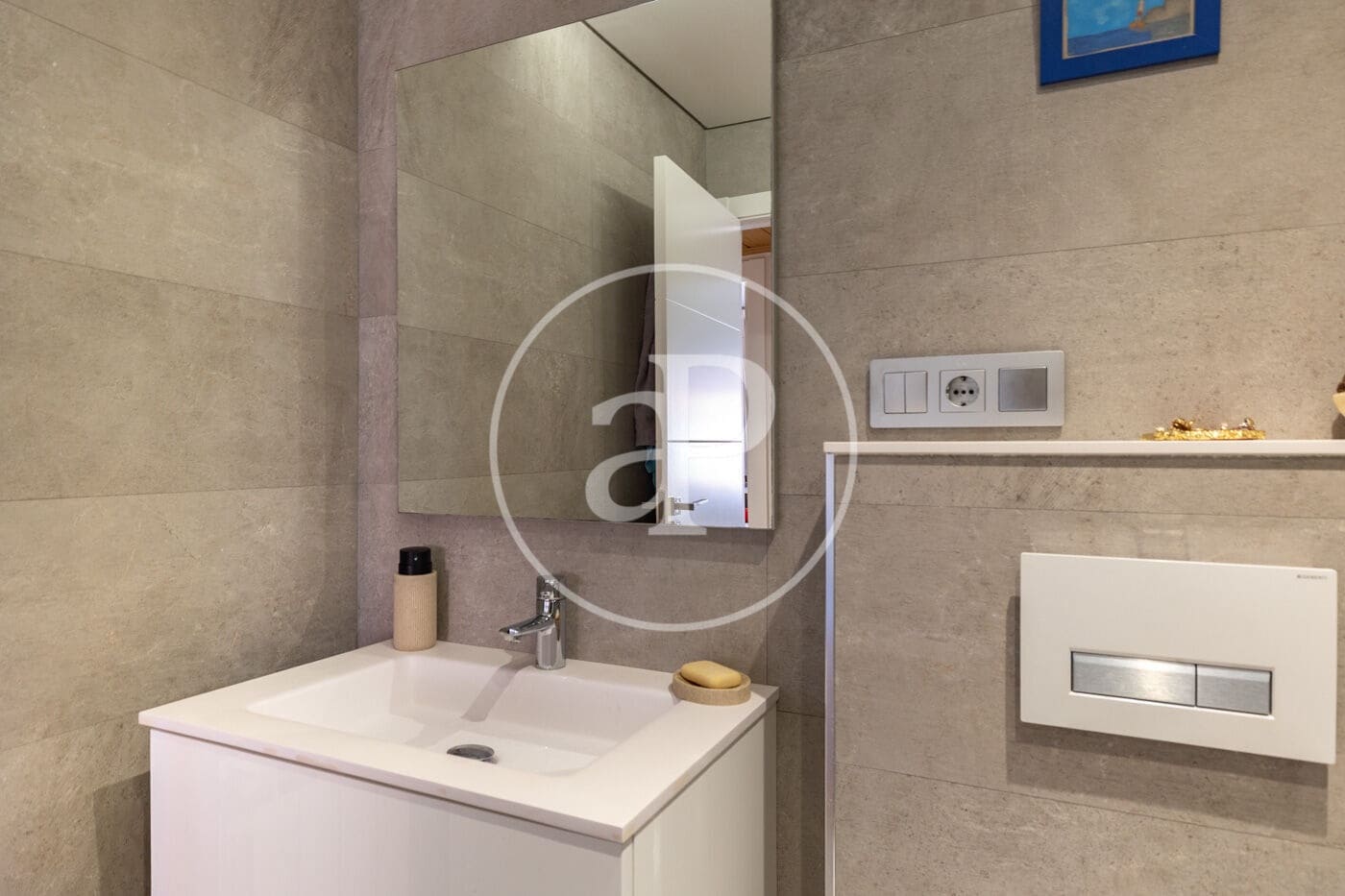 Apartamento de 3 habitaciones en Barcelona ciudad en venta - 590.000 € (Ref: 9915813)