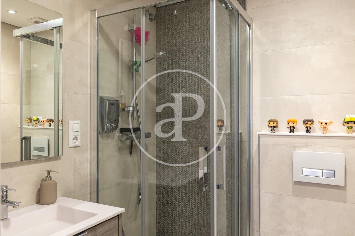 Apartamento de 3 habitaciones en Barcelona ciudad en venta - 590.000 € (Ref: 9915813)