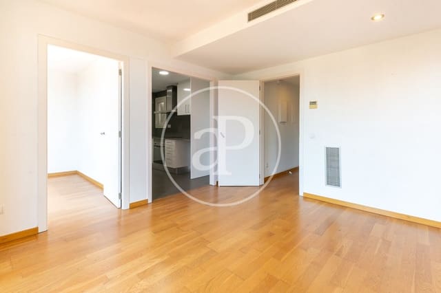 2 soveværelse Penthouse til salg i L'Antiga Esquerra de L'Eixample, Barcelona by - € 750.000 (Ref: 9915819)