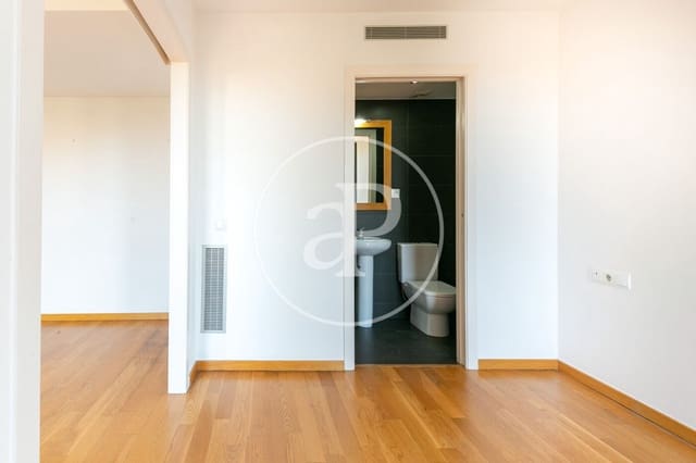 2 soveværelse Penthouse til salg i L'Antiga Esquerra de L'Eixample, Barcelona by - € 750.000 (Ref: 9915819)