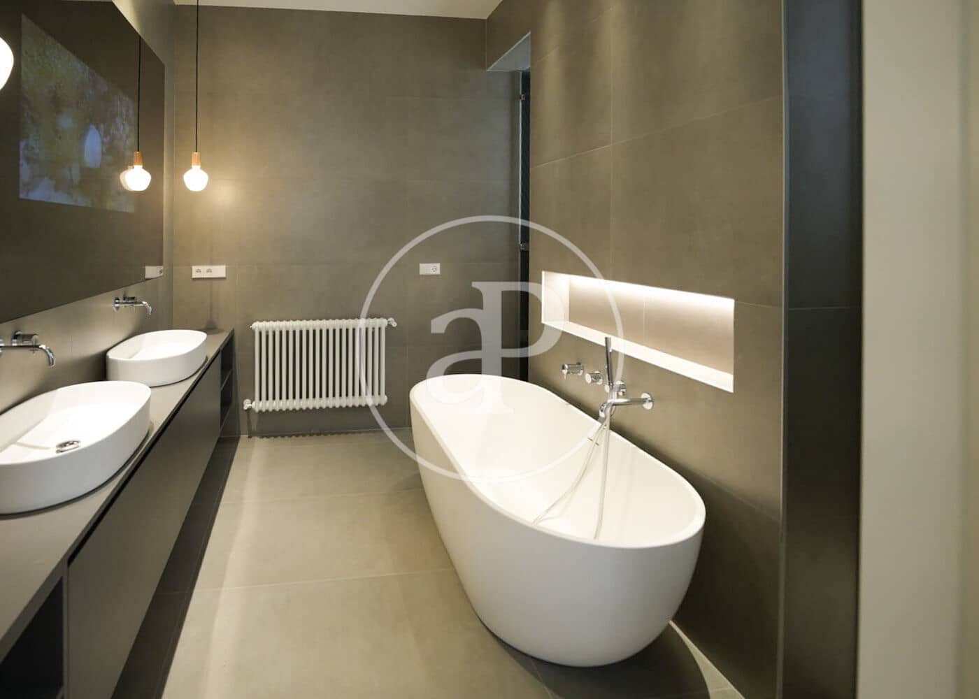 2 bedroom Apartment for rent in Barcelona city - € 3,975 (Ref: 9920415)