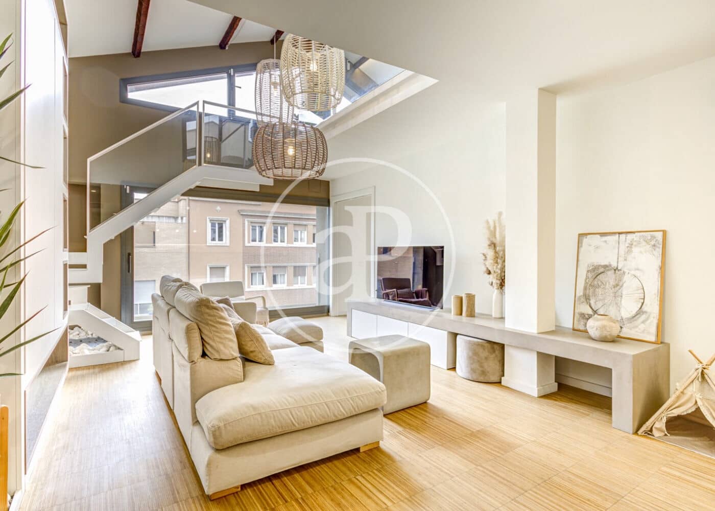 3 bedroom Penthouse for sale in Barcelona city - € 1,195,000 (Ref: 9920417)