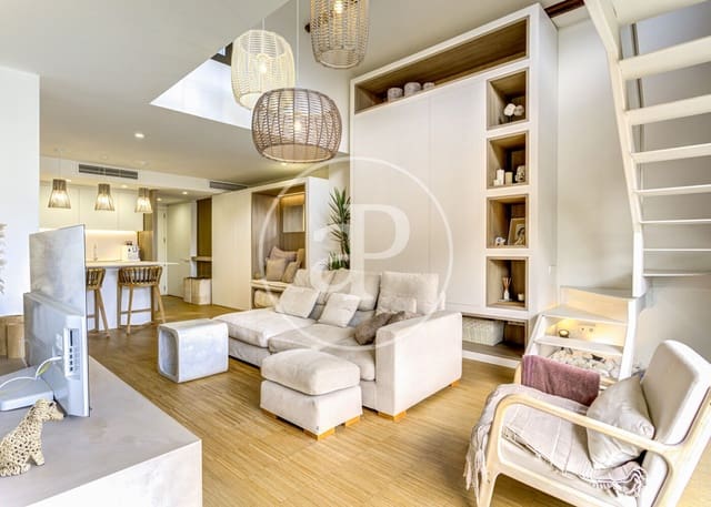 3 bedroom Penthouse for sale in El Poblenou, Barcelona city - € 1,195,000 (Ref: 9920417)