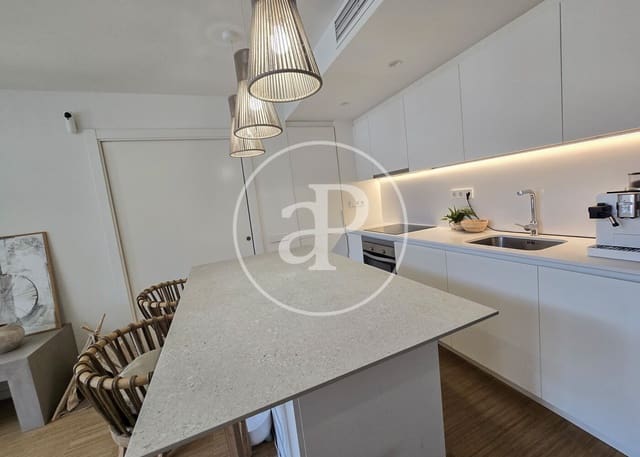 3 bedroom Penthouse for sale in El Poblenou, Barcelona city - € 1,195,000 (Ref: 9920417)