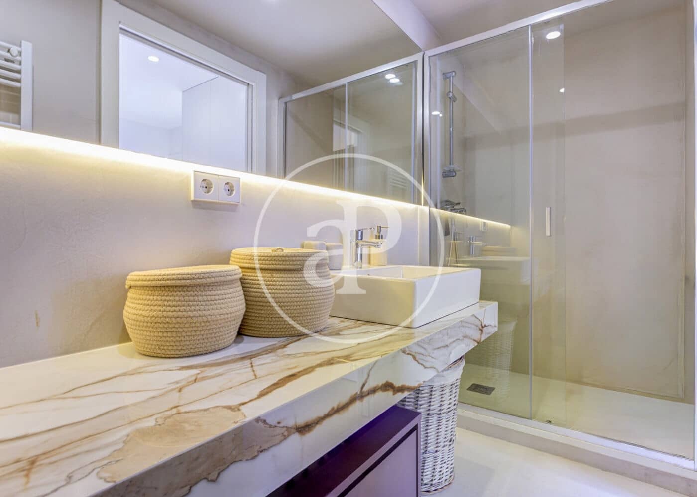 3 bedroom Penthouse for sale in Barcelona city - € 1,195,000 (Ref: 9920417)