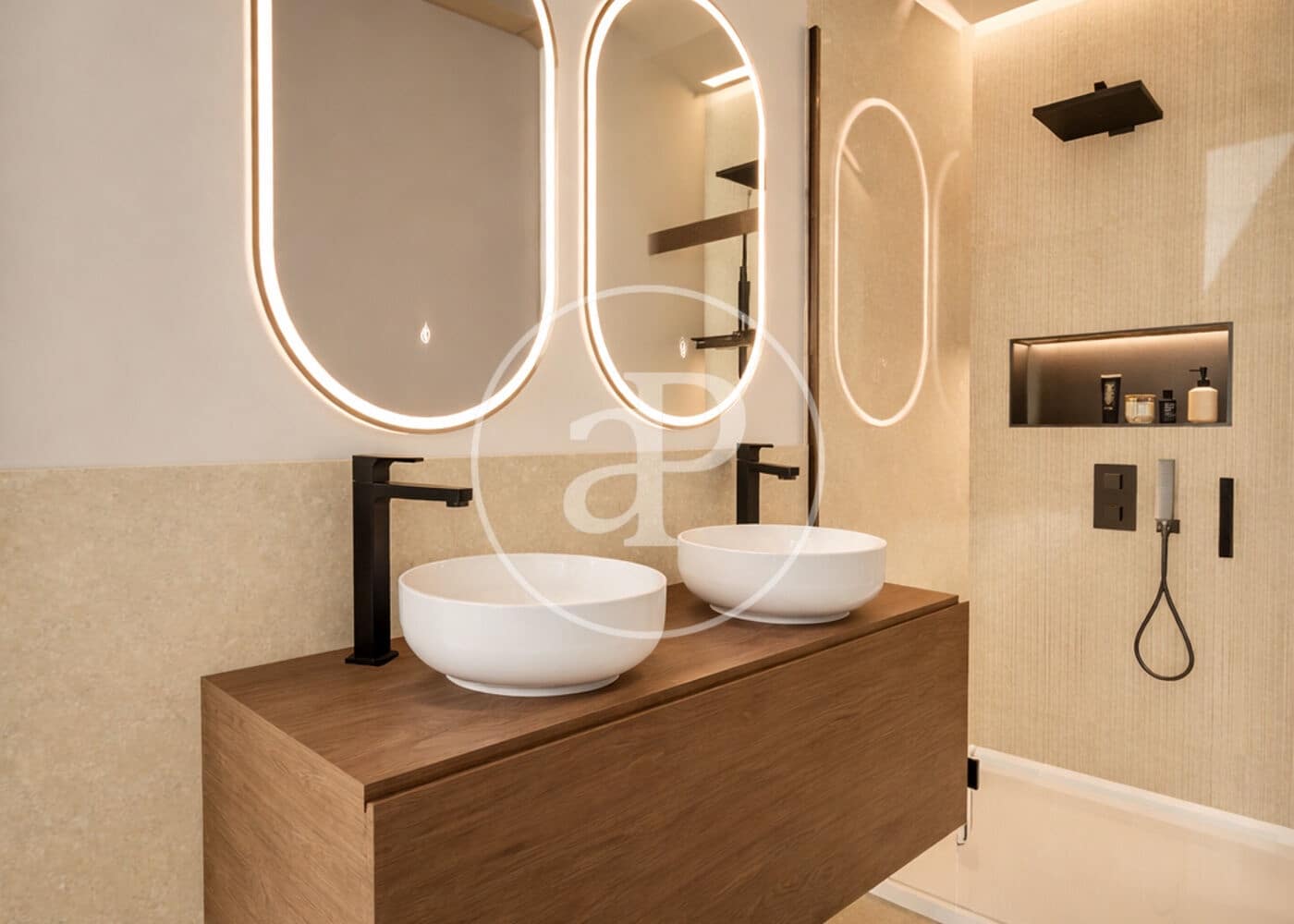 3 bedroom Apartment for sale in Barcelona city - € 700,000 (Ref: 9927390)
