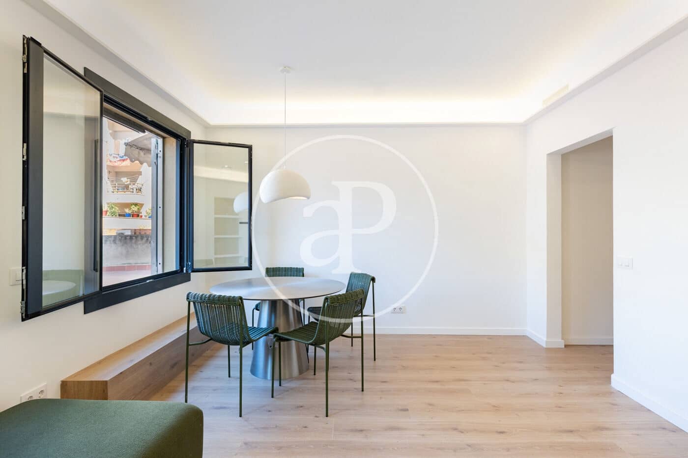 3 bedroom Apartment for sale in Barcelona city - € 700,000 (Ref: 9927390)