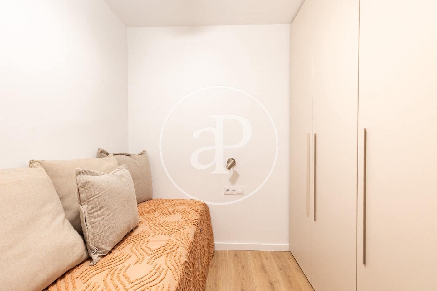 3 bedroom Apartment for sale in Barcelona city - € 700,000 (Ref: 9927390)