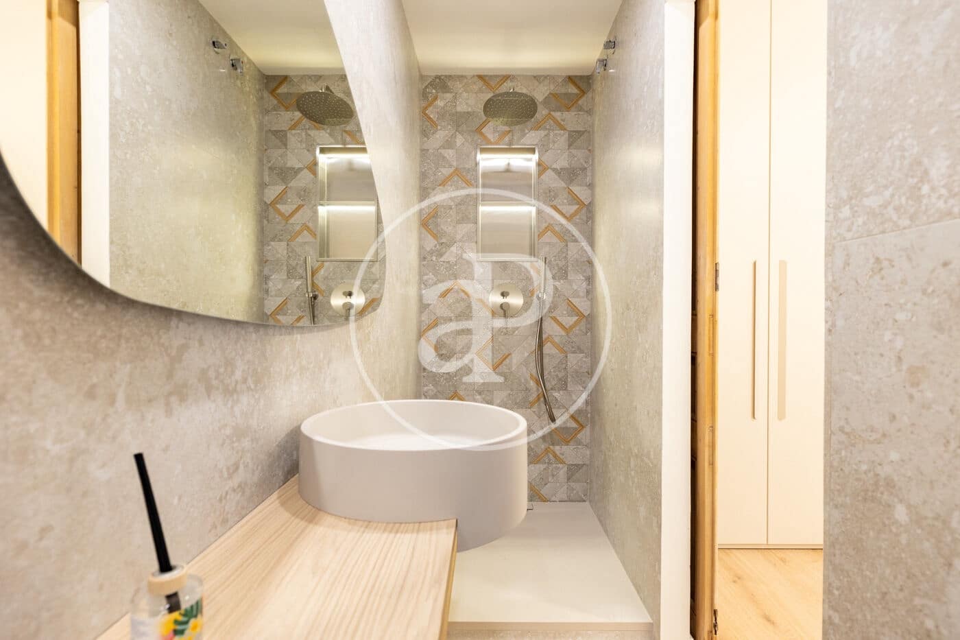 3 bedroom Apartment for sale in Barcelona city - € 700,000 (Ref: 9927390)