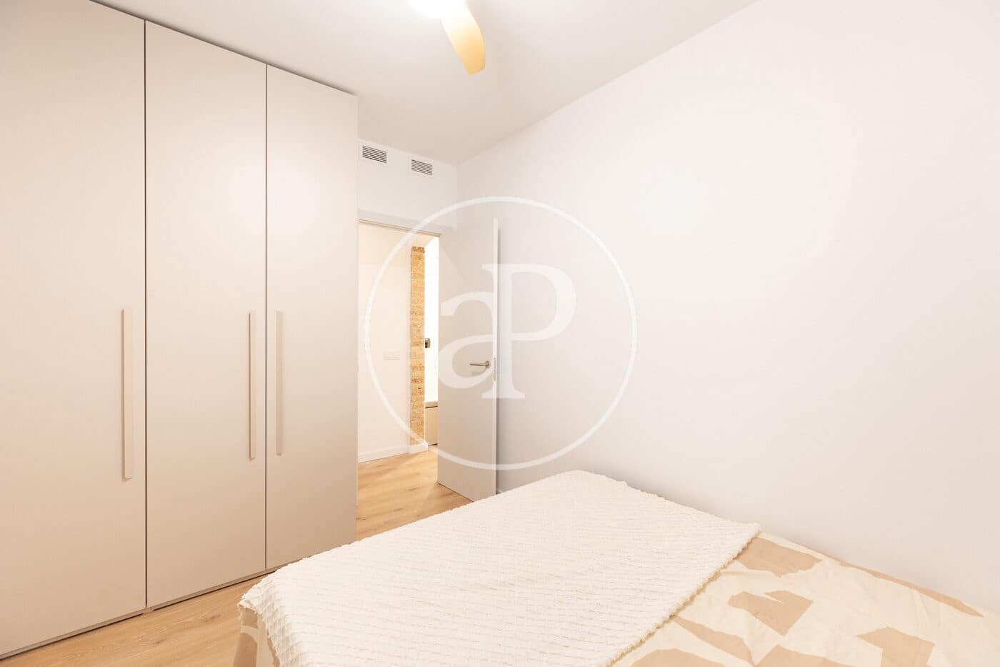 3 bedroom Apartment for sale in Barcelona city - € 700,000 (Ref: 9927390)