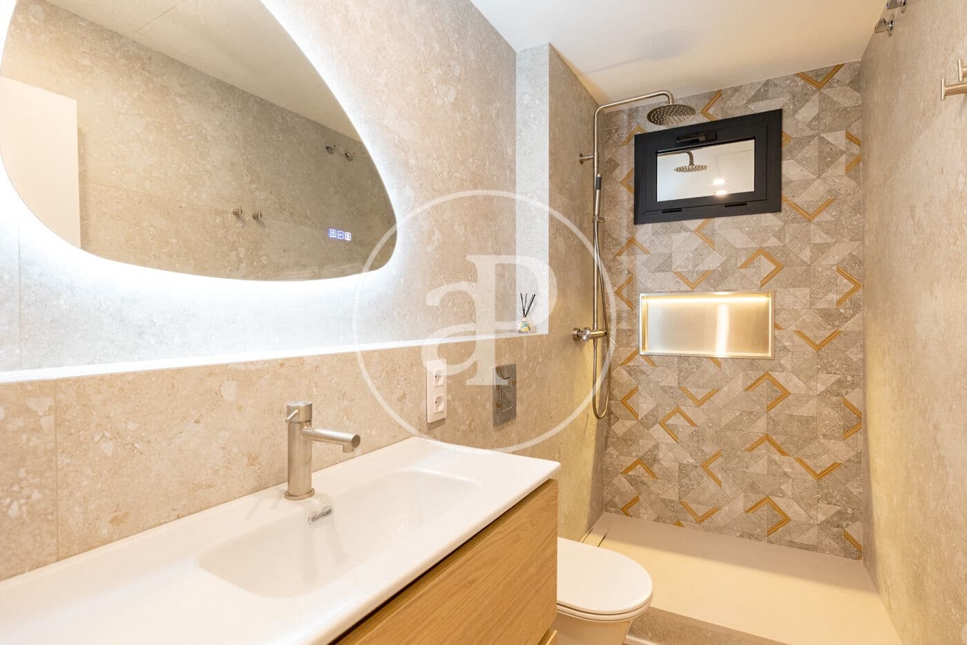 3 bedroom Apartment for sale in Barcelona city - € 700,000 (Ref: 9927390)