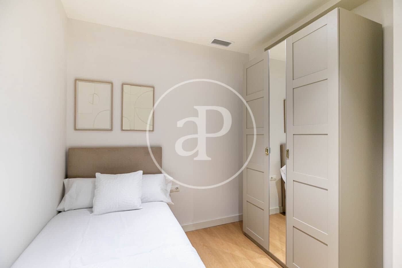 2 bedroom Apartment for rent in Barcelona city - € 2,500 (Ref: 9927392)