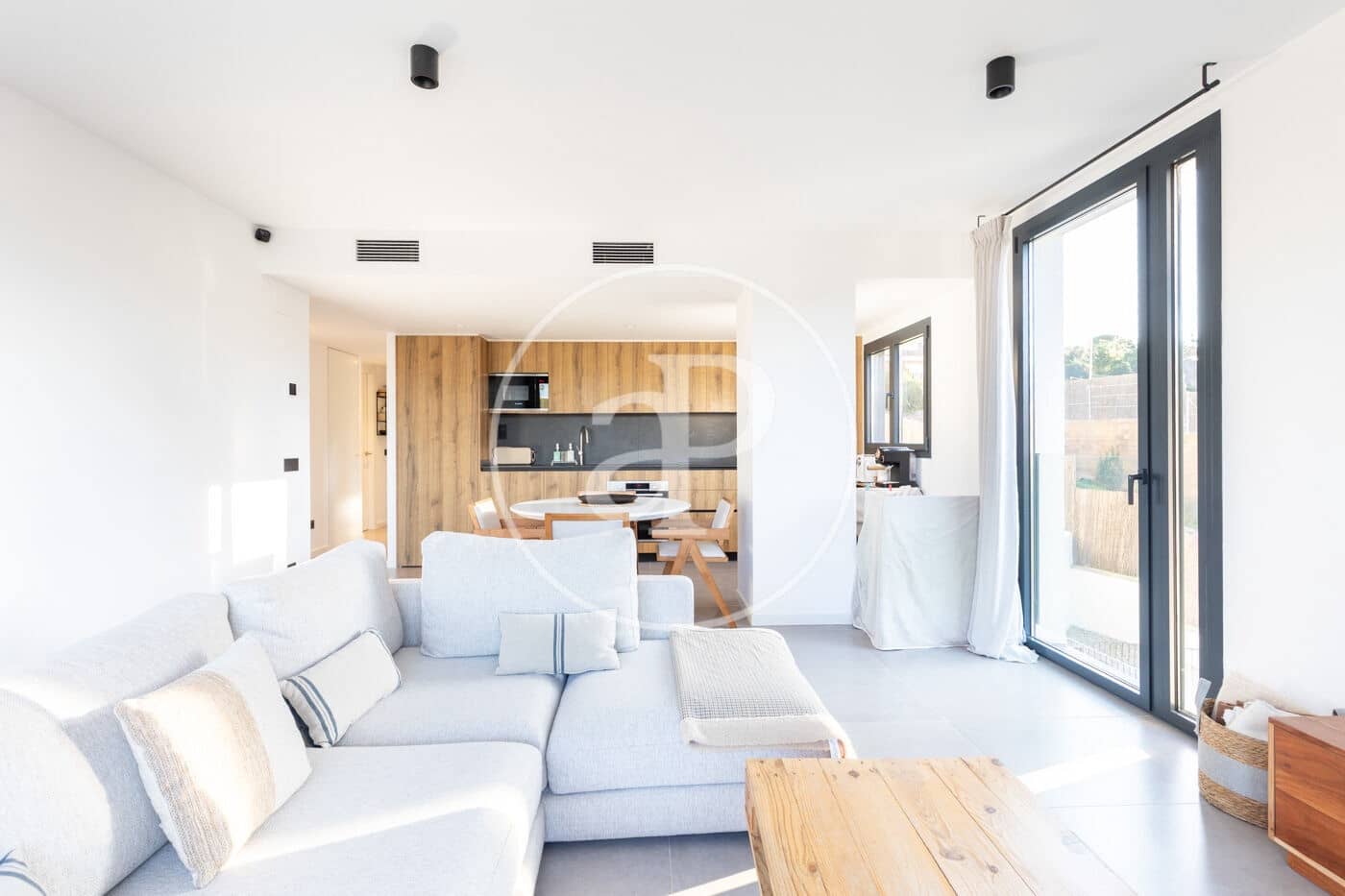 2 bedroom Apartment for rent in Bellaterra with pool garage - € 2,500 (Ref: 9929370)