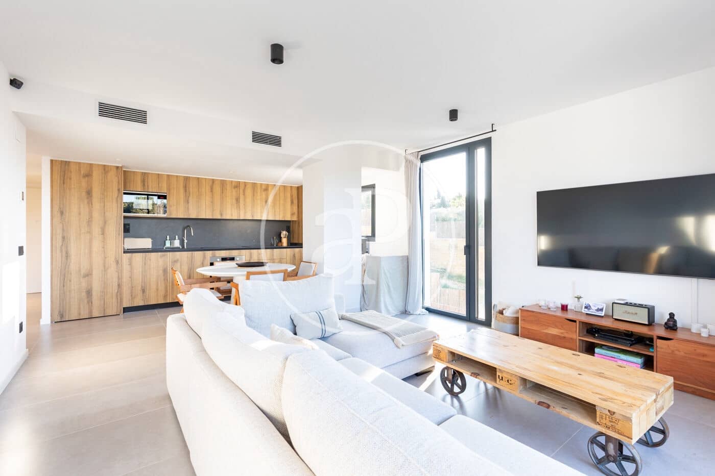 2 bedroom Apartment for rent in Bellaterra with pool garage - € 2,500 (Ref: 9929370)