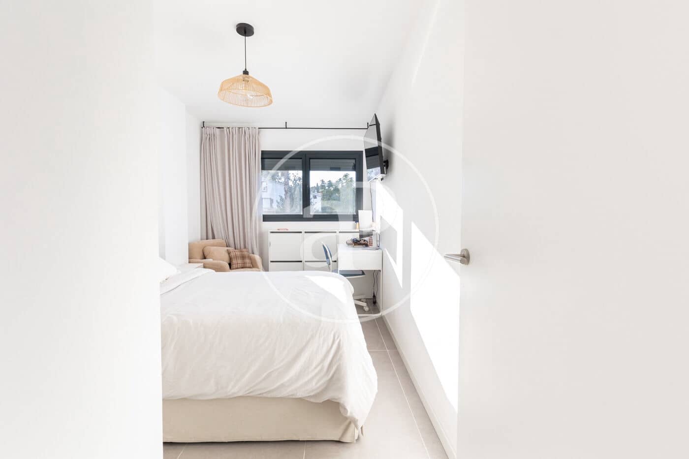 2 bedroom Apartment for rent in Bellaterra with pool garage - € 2,500 (Ref: 9929370)