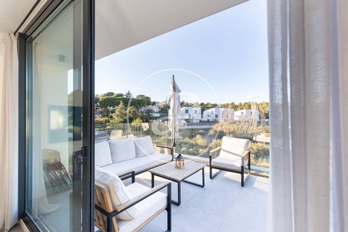 2 bedroom Apartment for rent in Bellaterra with pool garage - € 2,500 (Ref: 9929370)