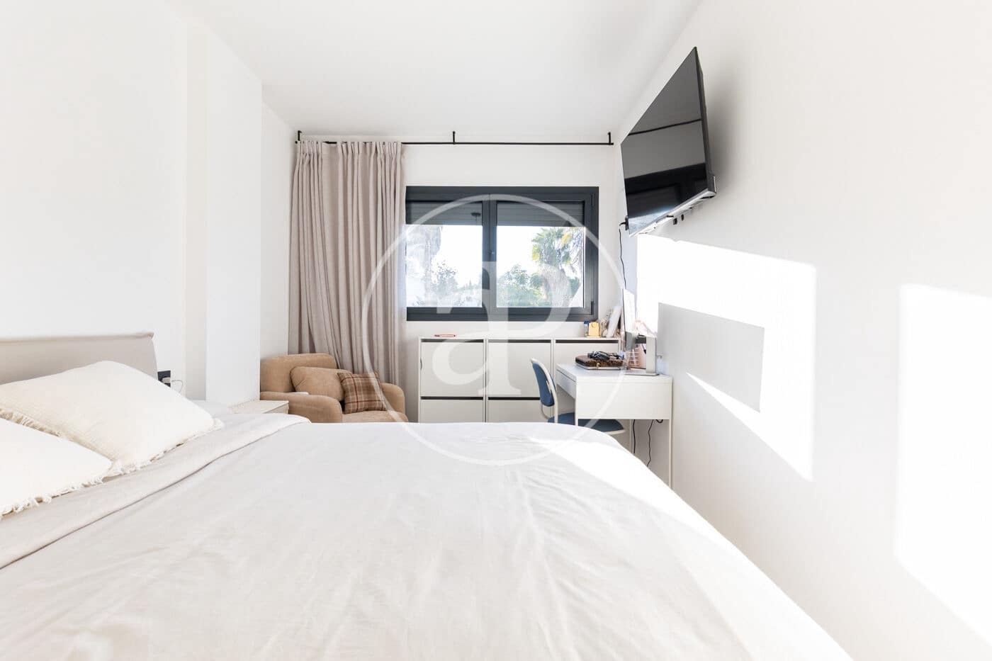 2 bedroom Apartment for rent in Bellaterra with pool garage - € 2,500 (Ref: 9929370)