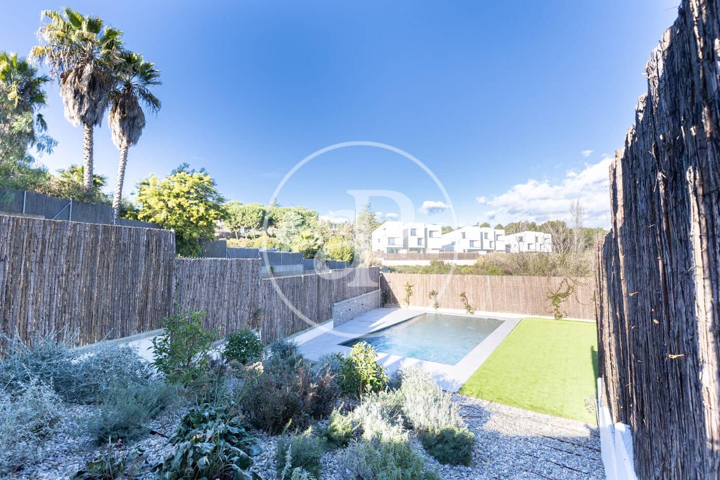 2 bedroom Apartment for rent in Bellaterra with pool garage - € 2,500 (Ref: 9929370)