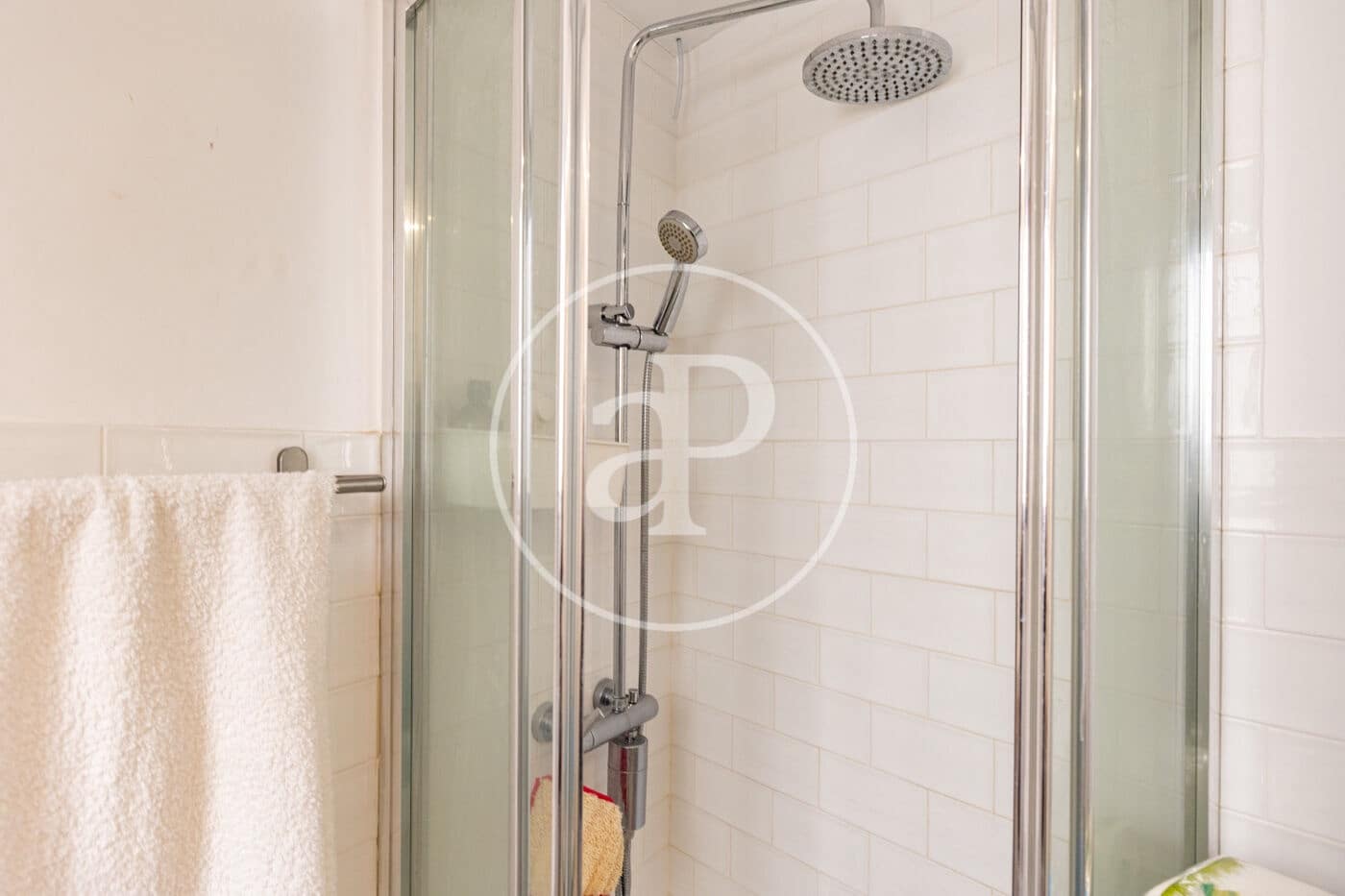 Apartamento de 3 habitaciones en Barcelona ciudad en venta - 395.000 € (Ref: 9936384)
