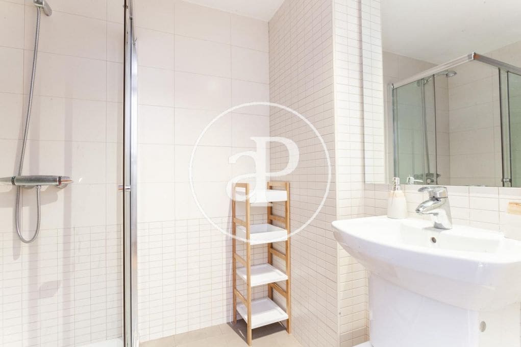 2 soveværelse Lejlighed til leje i Barcelona by med swimmingpool - € 2.300 (Ref: 9938160)