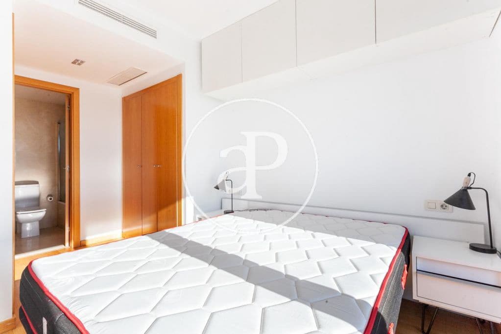 2 soveværelse Lejlighed til leje i Barcelona by med swimmingpool - € 2.300 (Ref: 9938160)