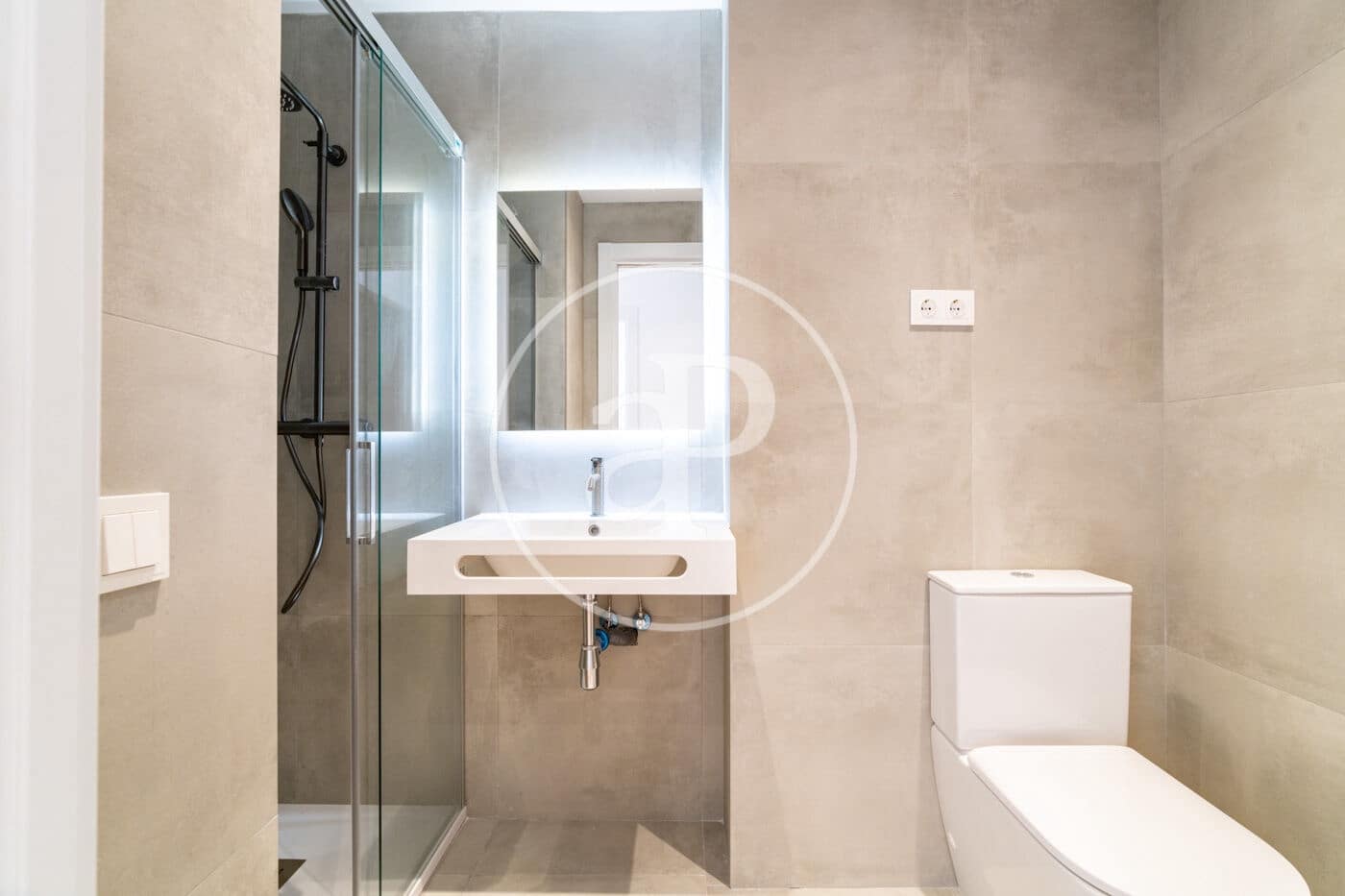 1 quarto Apartamento para arrendar em Barcelona cidade - 2 200 € (Ref: 9938162)