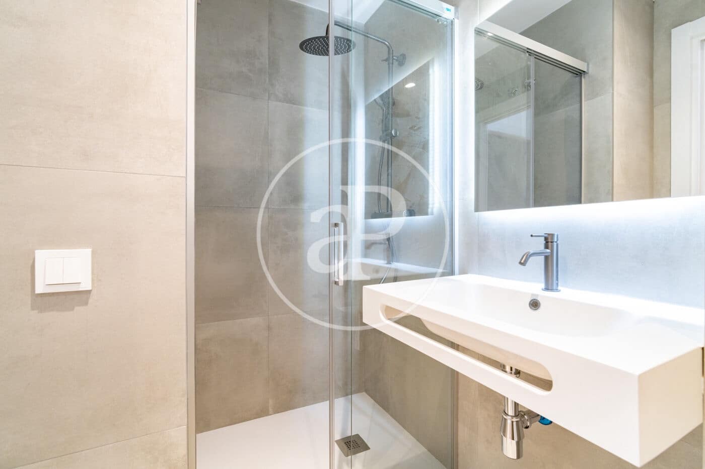 1 quarto Apartamento para arrendar em Barcelona cidade - 2 200 € (Ref: 9938162)