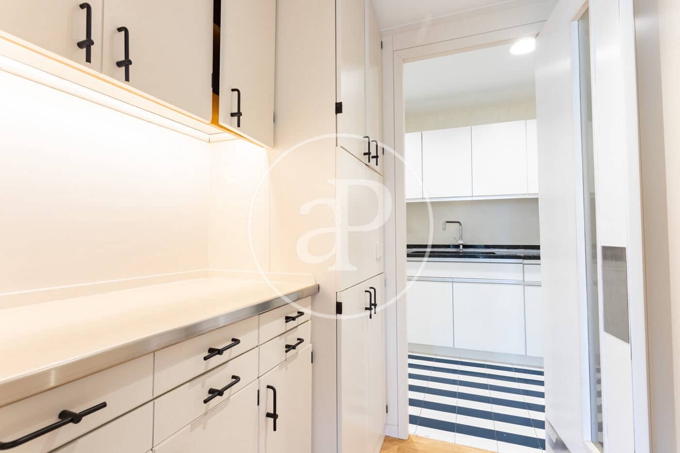3 sypialnia Apartament do wynajęcia w Miasto Barcelona z basenem garażem - 7 500 € (Ref: 9938164)