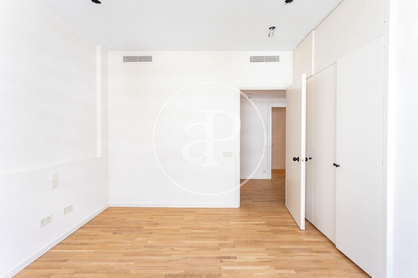 3 sypialnia Apartament do wynajęcia w Miasto Barcelona z basenem garażem - 7 500 € (Ref: 9938164)