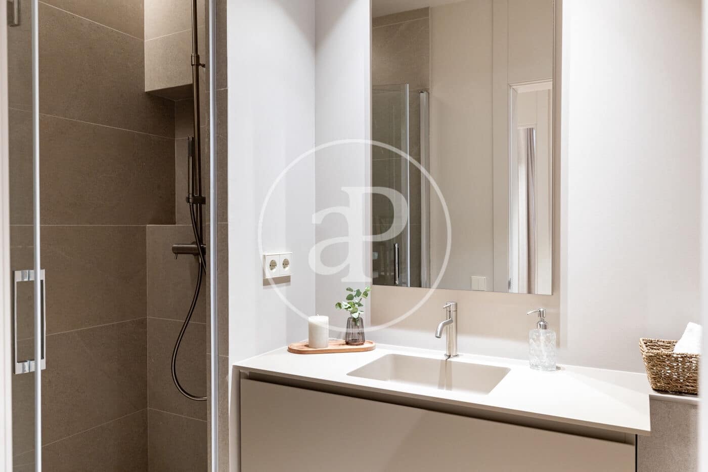 4 soveværelse Lejlighed til salg i Barcelona by - € 1.870.000 (Ref: 9938166)