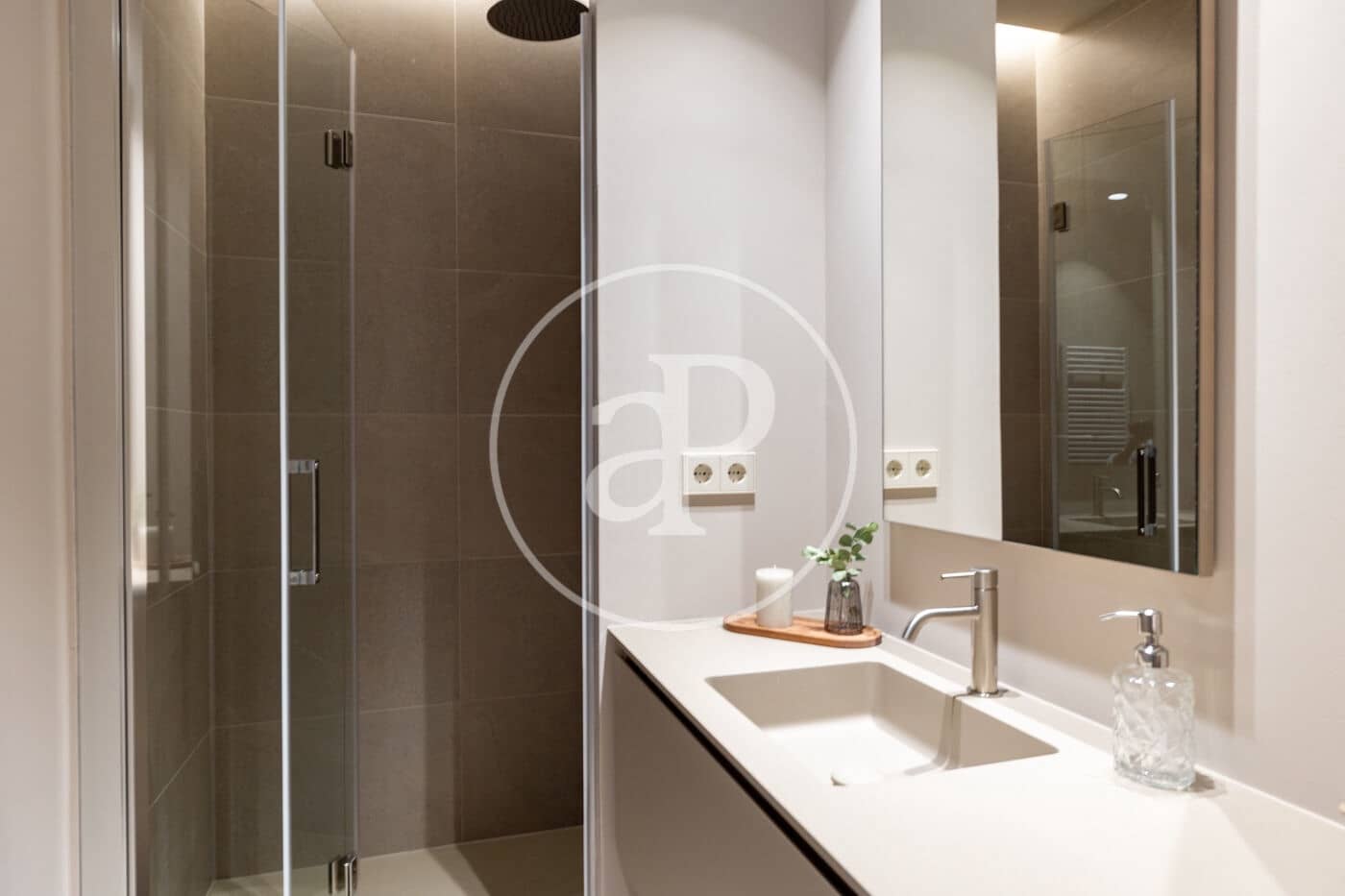 4 soveværelse Lejlighed til salg i Barcelona by - € 1.870.000 (Ref: 9938166)