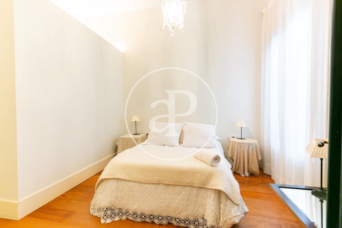 3 quarto Apartamento para arrendar em Barcelona cidade - 3 400 € (Ref: 9939956)