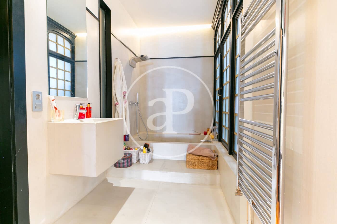 3 quarto Apartamento para arrendar em Barcelona cidade - 3 400 € (Ref: 9939956)