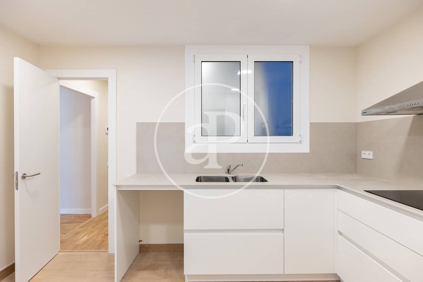 Apartamento de 5 habitaciones en Barcelona ciudad en alquiler - 2.850 € (Ref: 9939958)
