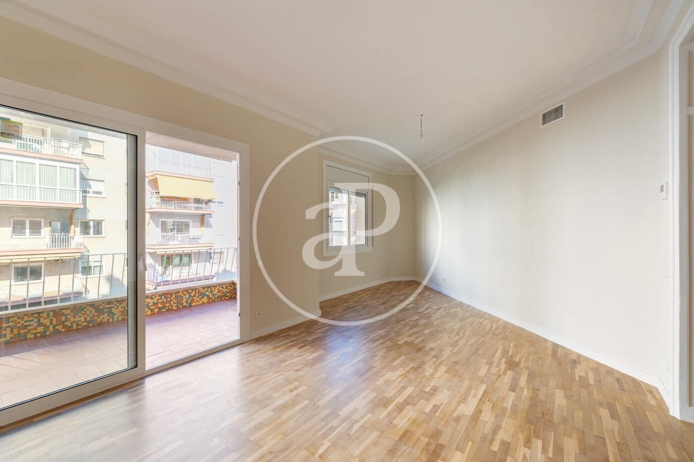 Apartamento de 5 habitaciones en Barcelona ciudad en alquiler - 2.850 € (Ref: 9939958)