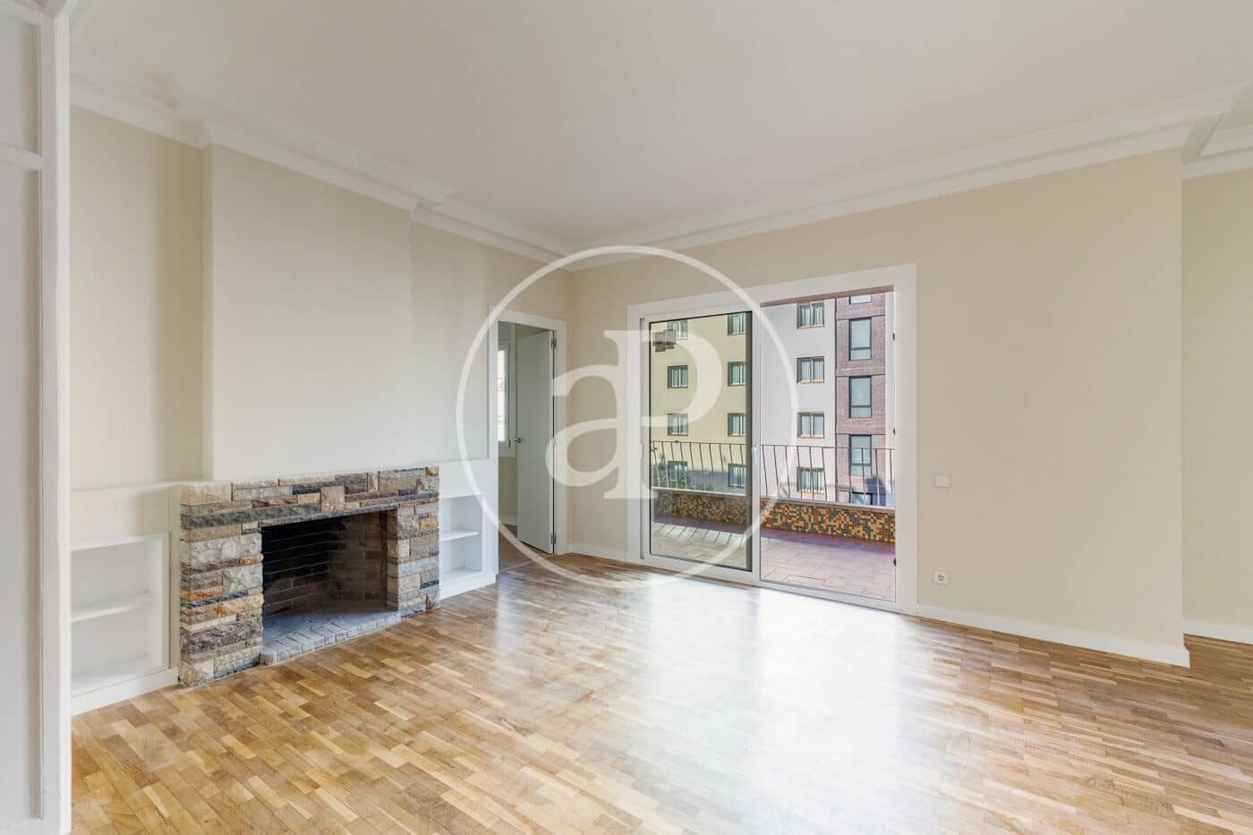 Apartamento de 5 habitaciones en Barcelona ciudad en alquiler - 2.850 € (Ref: 9939958)