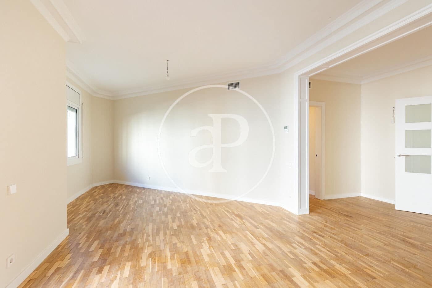 Apartamento de 5 habitaciones en Barcelona ciudad en alquiler - 2.850 € (Ref: 9939958)