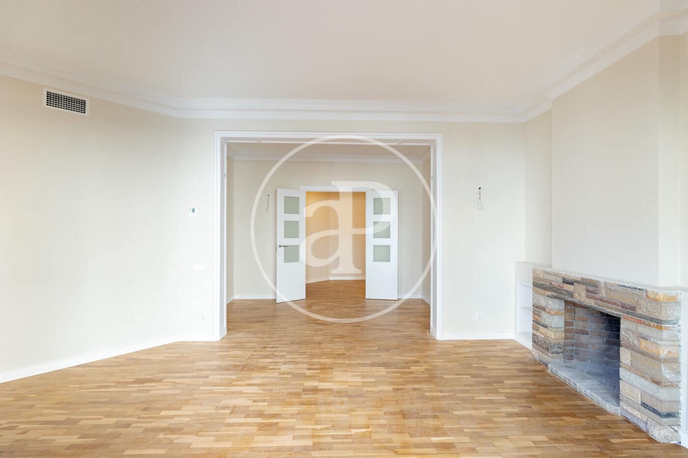 Apartamento de 5 habitaciones en Barcelona ciudad en alquiler - 2.850 € (Ref: 9939958)