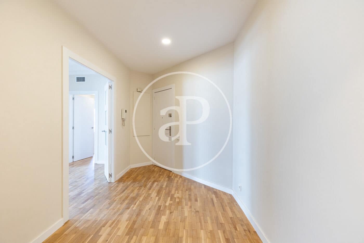 Apartamento de 5 habitaciones en Barcelona ciudad en alquiler - 2.850 € (Ref: 9939958)