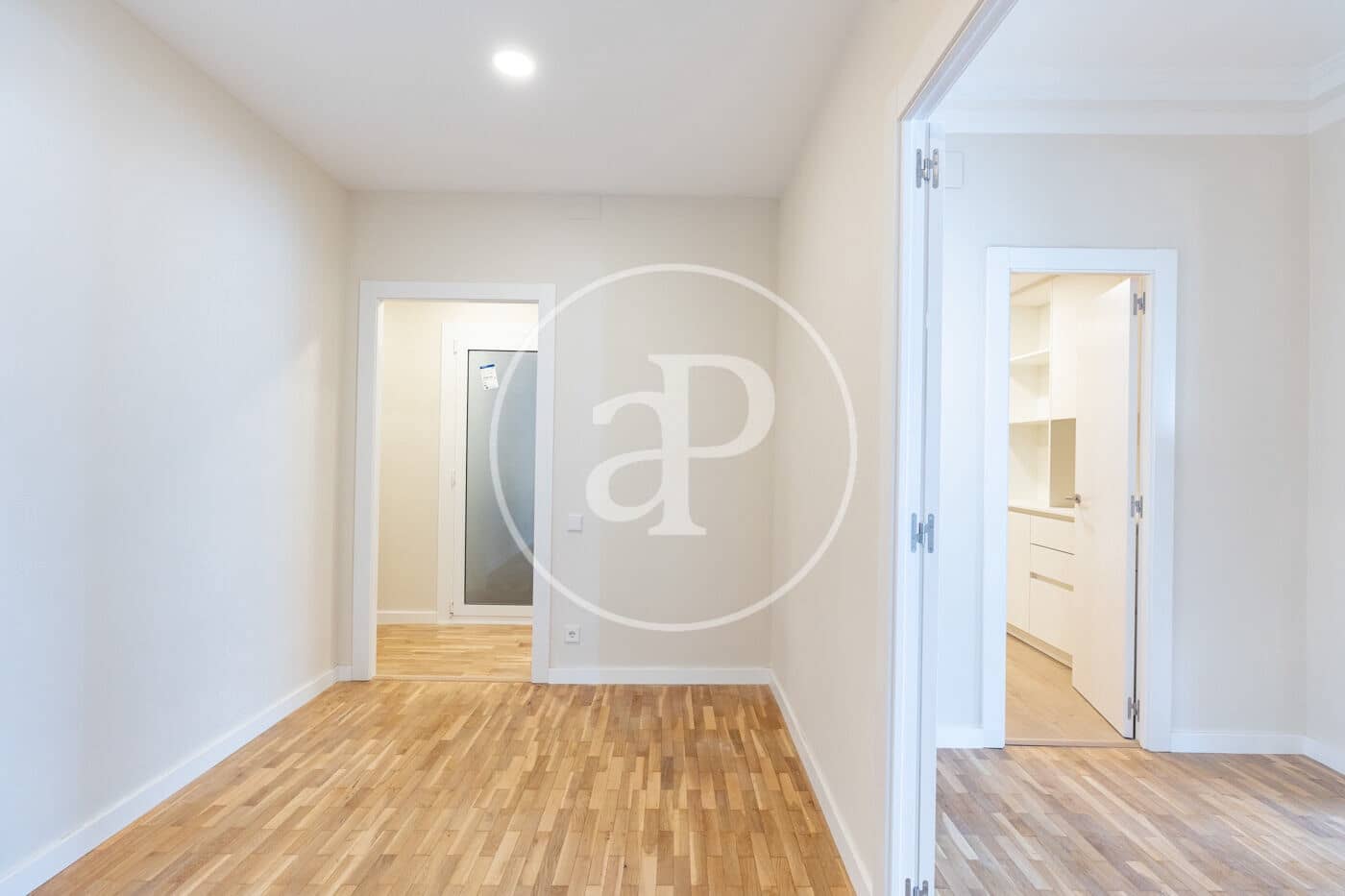Apartamento de 5 habitaciones en Barcelona ciudad en alquiler - 2.850 € (Ref: 9939958)