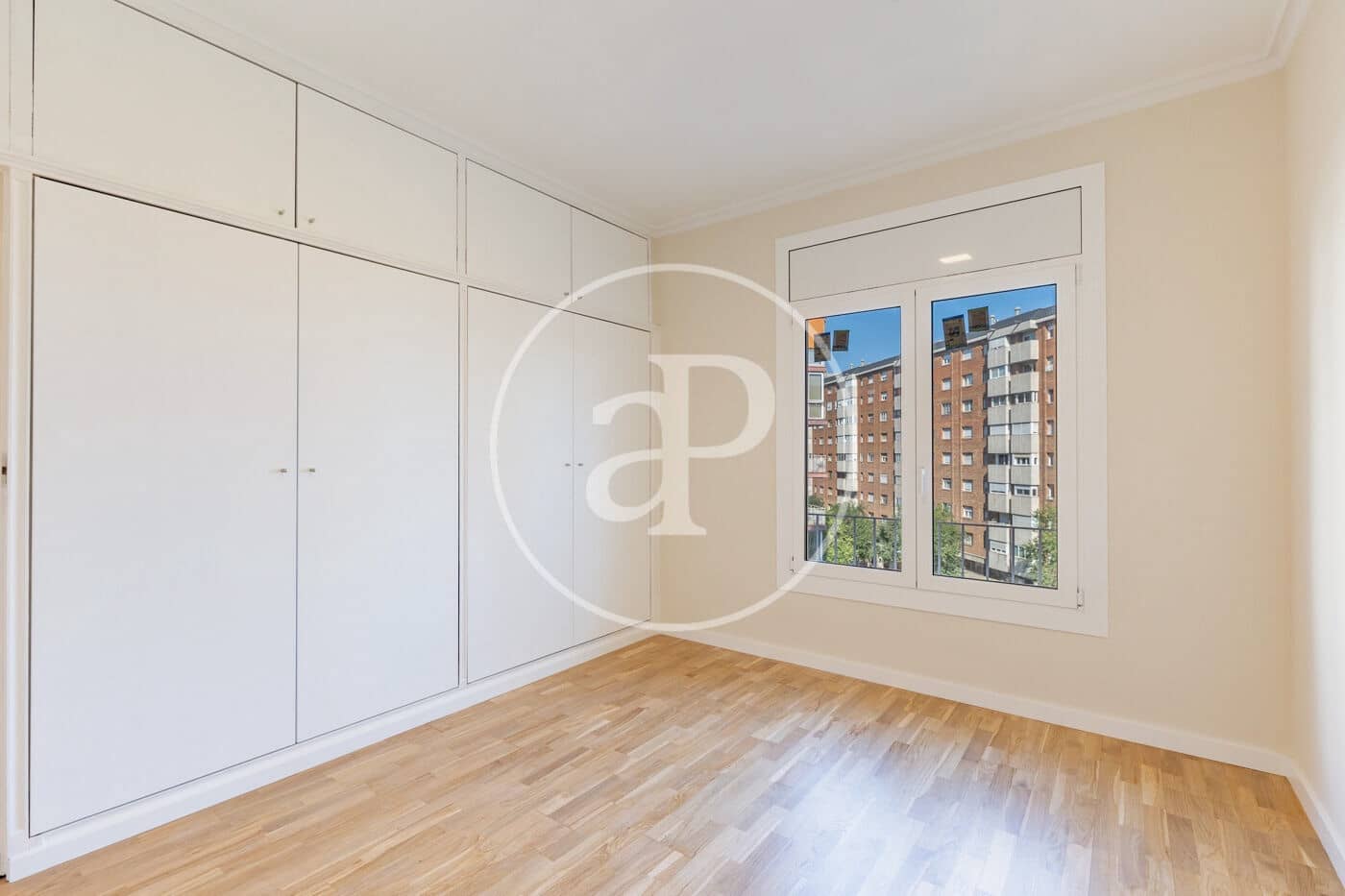 Apartamento de 5 habitaciones en Barcelona ciudad en alquiler - 2.850 € (Ref: 9939958)