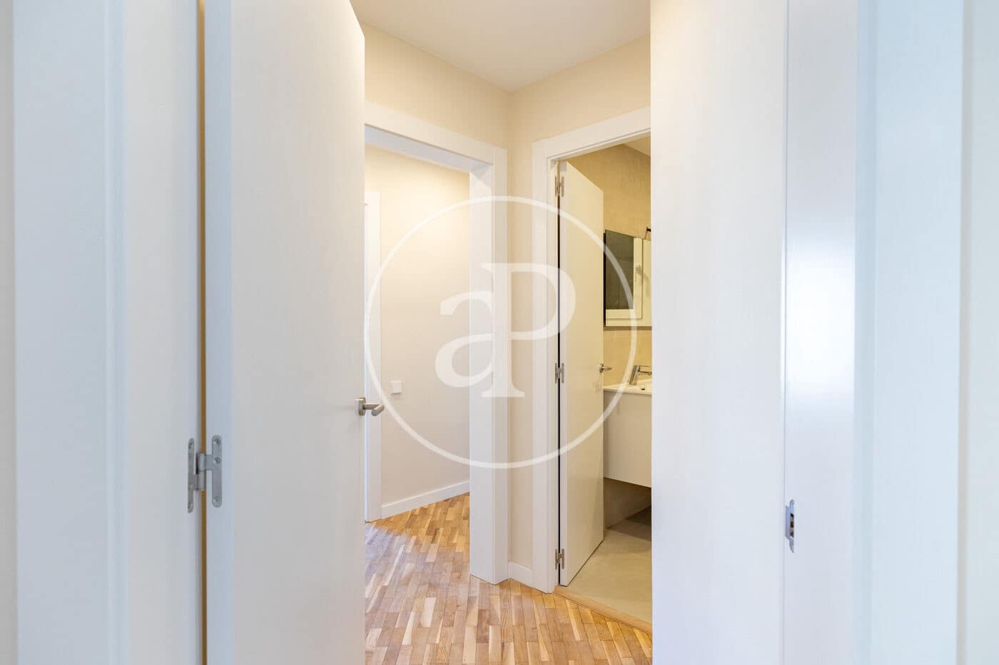 Apartamento de 5 habitaciones en Barcelona ciudad en alquiler - 2.850 € (Ref: 9939958)