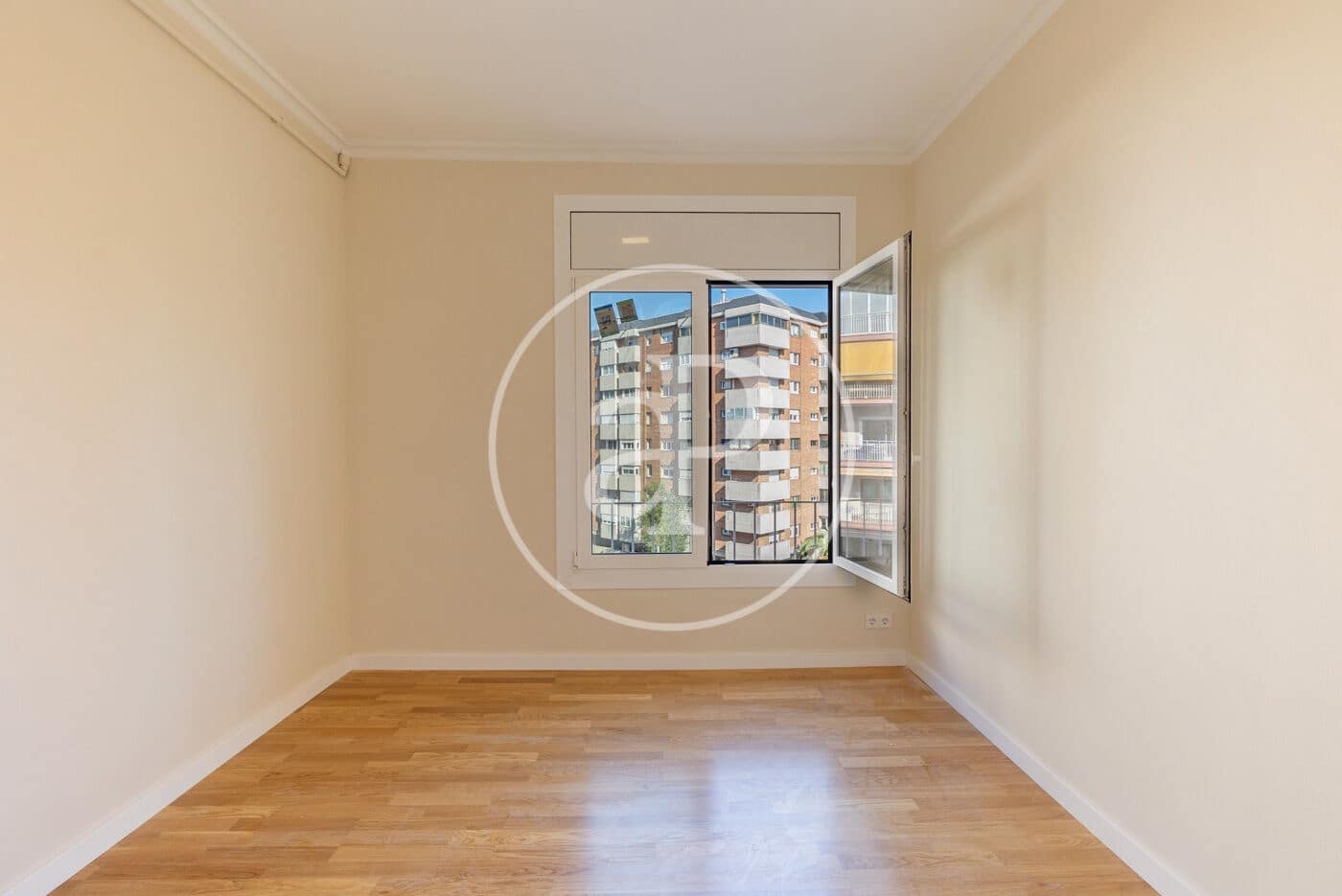 Apartamento de 5 habitaciones en Barcelona ciudad en alquiler - 2.850 € (Ref: 9939958)
